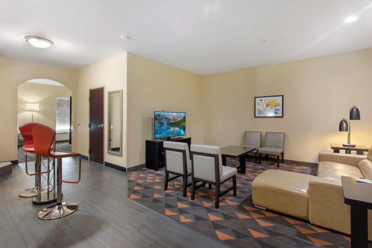 Holiday Inn Hotel & Suites Waco Northwest By Ihg Bellmead Εξωτερικό φωτογραφία